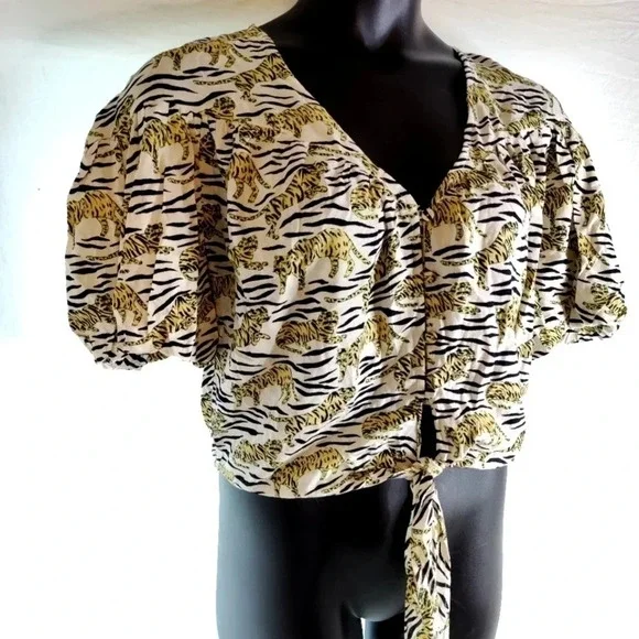 Tiger Crop Top EUC ❤️🐅 - Picture 3 of 15